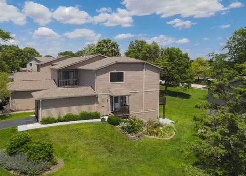 541 Stone Gate Cir, Schaumburg, IL 60193