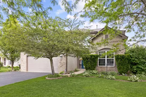 11810 Blue Bayou Dr, Huntley, IL 60142