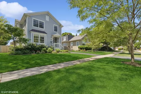 1192 Griffith Rd, Lake Forest, IL 60045