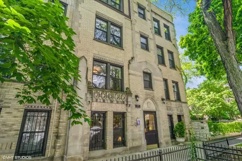 2128 N Hudson Ave #402, Chicago, IL 60614