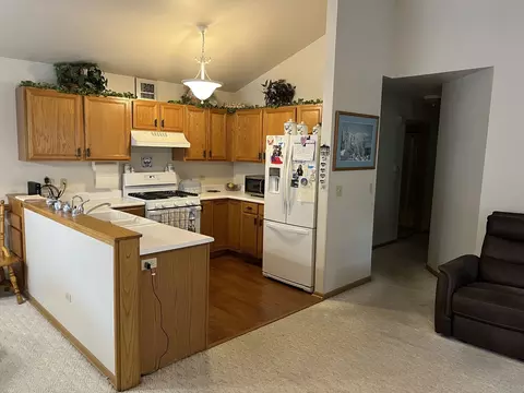 Kitchen - 1802 Willow Circle Dr, Crest Hill, IL 60403 photo 1 of 2