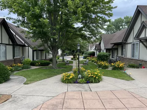 Exterior - 1802 Willow Circle Dr, Crest Hill, IL 60403 photo 4 of 4