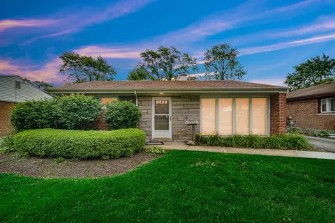 17213 Park Ave, Lansing, IL 60438