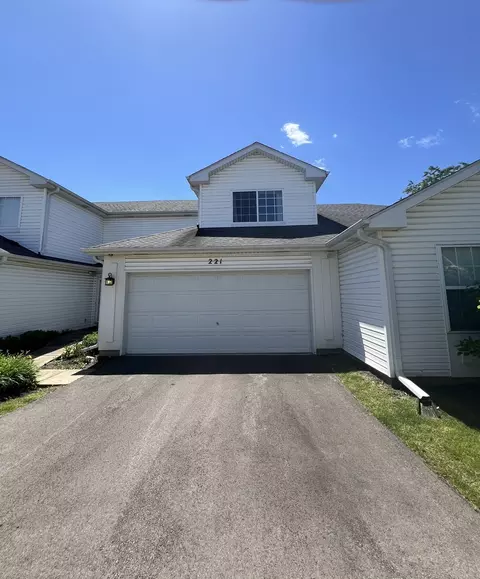 221 Kathryn Ln, North Aurora, IL 60542