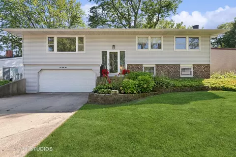 1089 Beechwood Rd, Buffalo Grove, IL 60089