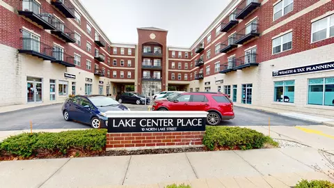 10 N Lake St #213, Grayslake, IL 60030