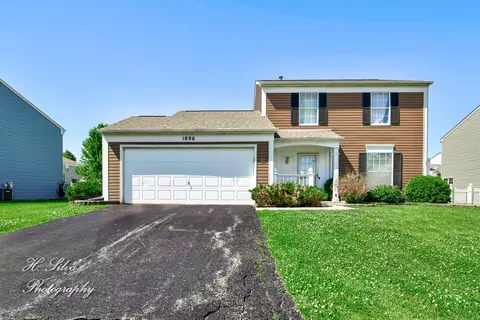 1896 Gleneagle Cir, Elgin, IL 60123