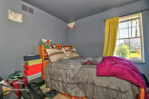 Bedroom - 1896 Gleneagle Cir, Elgin, IL 60123 photo 2 of 3