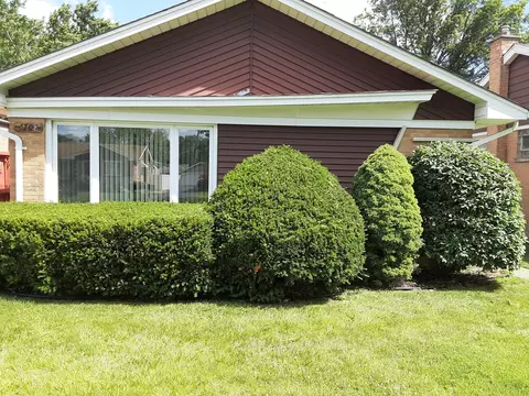 4708 W 98 Pl, Oak Lawn, IL 60453