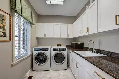 Other - 122 Kraml Dr, Burr Ridge, IL 60527 photo 4 of 15