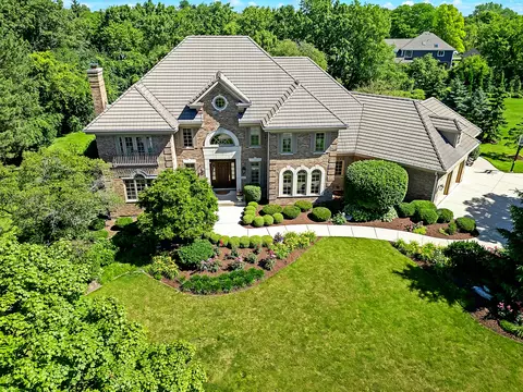 122 Kraml Dr, Burr Ridge, IL 60527