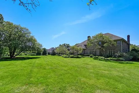 Exterior - 122 Kraml Dr, Burr Ridge, IL 60527 photo 7 of 8