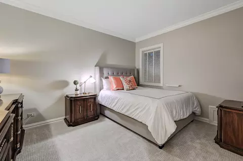 Bedroom - 122 Kraml Dr, Burr Ridge, IL 60527 photo 6 of 6