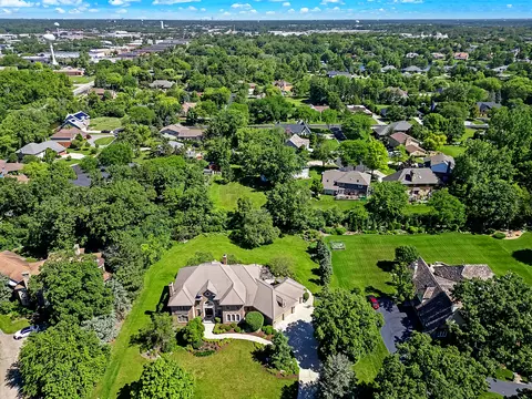 View/Area - 122 Kraml Dr, Burr Ridge, IL 60527 photo 8 of 8