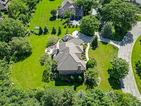 View/Area - 122 Kraml Dr, Burr Ridge, IL 60527 photo 6 of 8