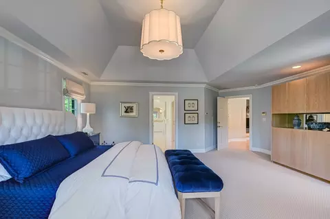 Bedroom - 122 Kraml Dr, Burr Ridge, IL 60527 photo 2 of 6