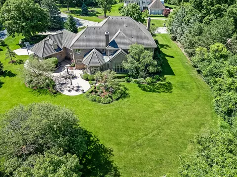 View/Area - 122 Kraml Dr, Burr Ridge, IL 60527 photo 4 of 8