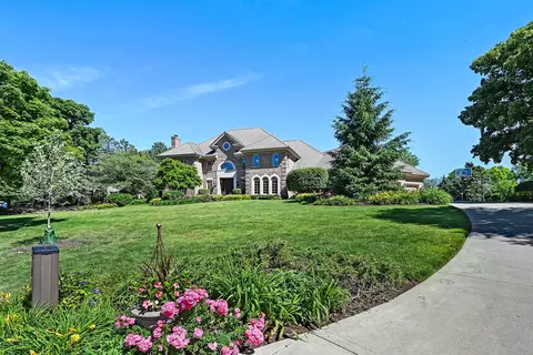 Exterior - 122 Kraml Dr, Burr Ridge, IL 60527 photo 2 of 8
