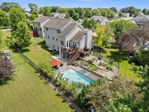 View/Area - 11 Willowbend Ct, Bloomington, IL 61705 photo 1 of 4