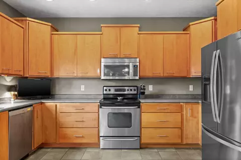 Kitchen - 11 Willowbend Ct, Bloomington, IL 61705 photo 5 of 10
