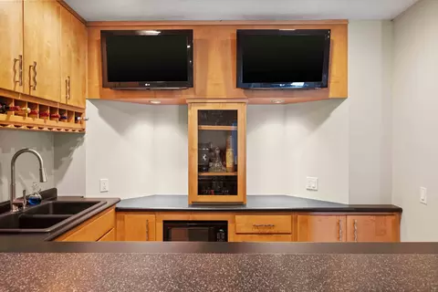 Kitchen - 11 Willowbend Ct, Bloomington, IL 61705 photo 10 of 10