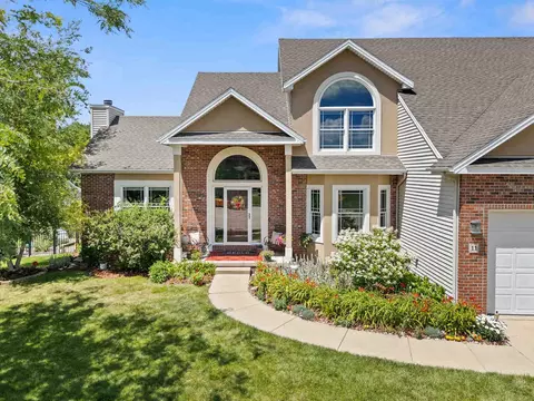 Exterior - 11 Willowbend Ct, Bloomington, IL 61705 photo 4 of 18