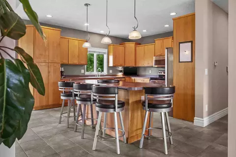 Kitchen - 11 Willowbend Ct, Bloomington, IL 61705 photo 1 of 10