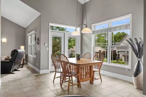 Dining - 11 Willowbend Ct, Bloomington, IL 61705 photo 3 of 5
