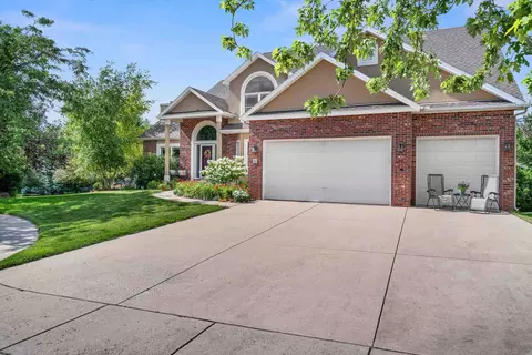 Exterior - 11 Willowbend Ct, Bloomington, IL 61705 photo 3 of 18