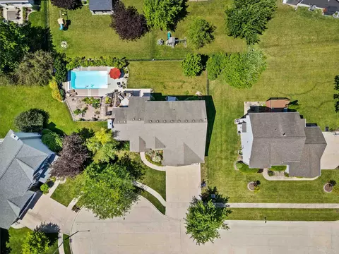 View/Area - 11 Willowbend Ct, Bloomington, IL 61705 photo 3 of 4