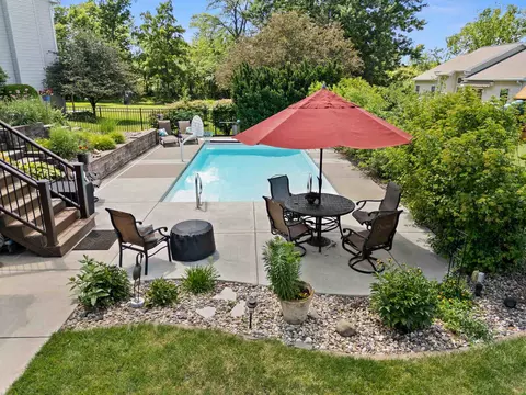 Exterior - 11 Willowbend Ct, Bloomington, IL 61705 photo 8 of 18