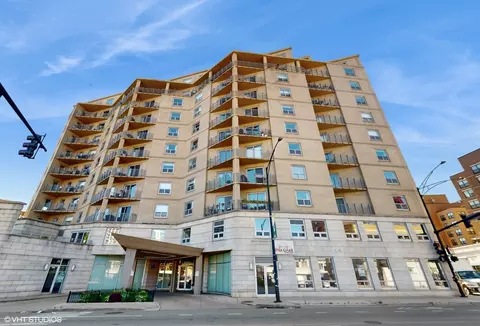 4350 N Broadway St #507, Chicago, IL 60613