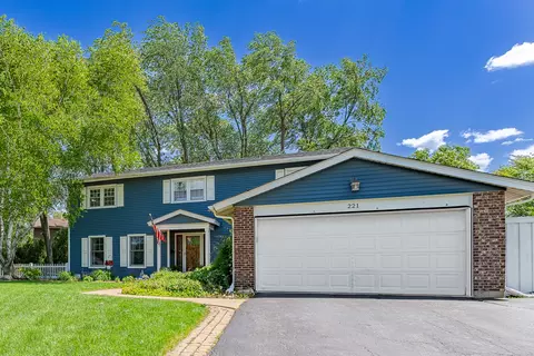 221 Brighton Rd, Elk Grove Village, IL 60007