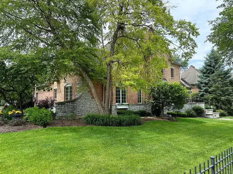 240 E May St, Elmhurst, IL 60126 photo 2