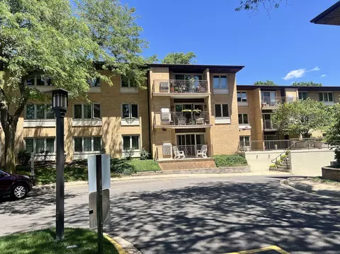 2500 W Talcott Rd #206, Park Ridge, IL 60068