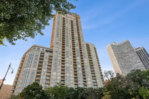 2550 N Lakeview Ave #N1103, Chicago, IL 60614
