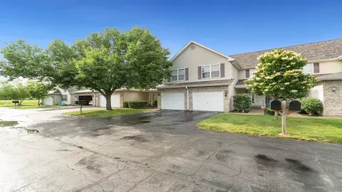 12068 Baneberry Dr #4, Roscoe, IL 61073