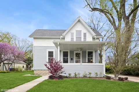 334 Miller Ct, Glen Ellyn, IL 60137
