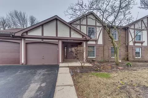 2710 Northampton Dr #B2, Rolling Meadows, IL 60008