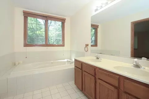 883 Millcreek Cir, Elgin, IL 60123 photo 20