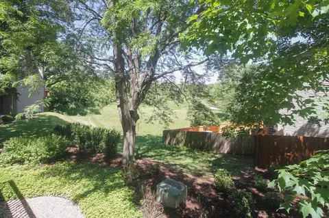 883 Millcreek Cir, Elgin, IL 60123 photo 27
