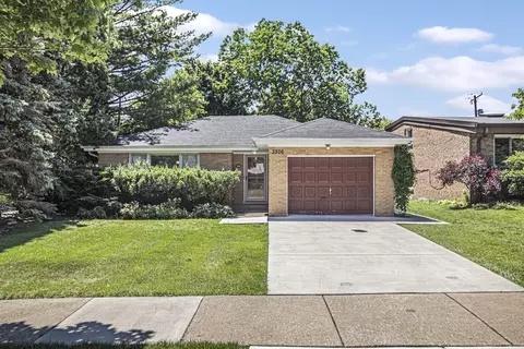 3306 Central St, Evanston, IL 60201