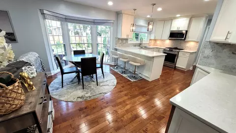 1301 Pin Oak Ct, Wheaton, IL 60189 photo 3