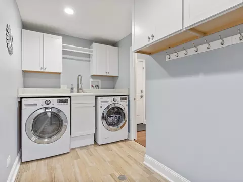 1301 Pin Oak Ct, Wheaton, IL 60189 photo 8