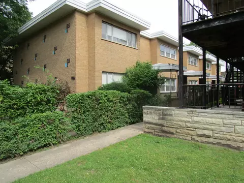 2036 W Morse Ave #A, Chicago, IL 60645