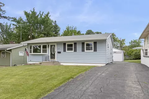 620 Glenview Ave, Aurora, IL 60505
