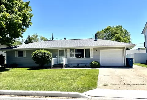 1414 23rd St, Peru, IL 61354