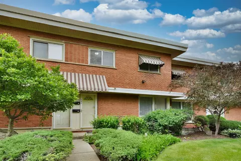1042 N Wheeling Rd #1042, Mount Prospect, IL 60056
