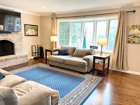 Living - 4682 Middle Rd, Gurnee, IL 60031 photo 3 of 5