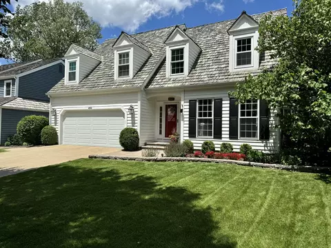 4682 Middle Rd, Gurnee, IL 60031